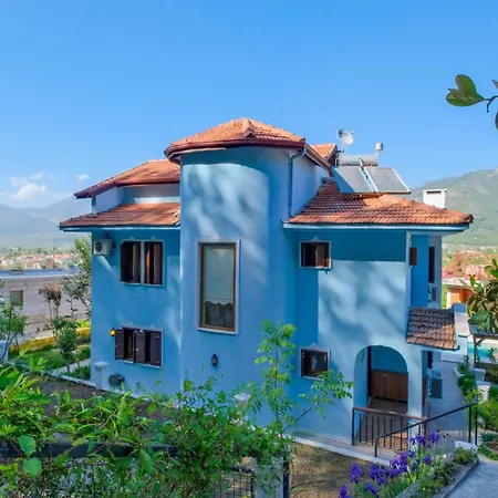 Uezuemlue Evleri B&B *
