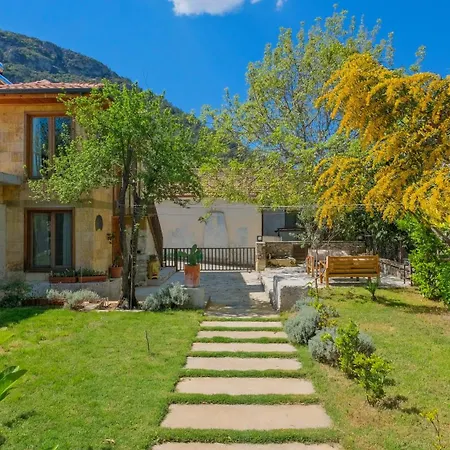 Uezuemlue Evleri B&B