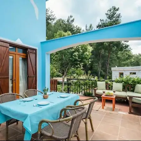 Oda ve Kahvaltı Uezuemlue Evleri Fethiye