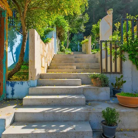 Uezuemlue Evleri B&B *