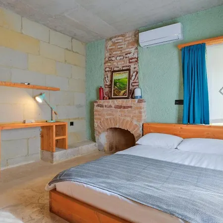 Uezuemlue Evleri B&B